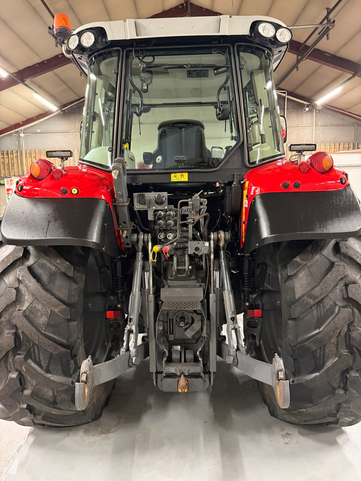 Massey Ferguson 5613 Dyna 4 - Tractor: afbeelding 4 Massey Ferguson 5613 Dyna 4 - Tractor: afbeelding 4
