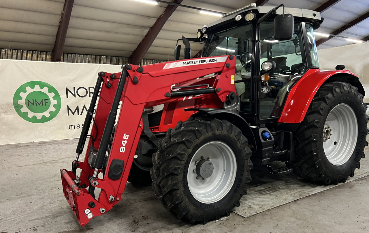 Massey Ferguson 5613 Dyna 6 - Tractor: afbeelding 1 Massey Ferguson 5613 Dyna 6 - Tractor: afbeelding 1
