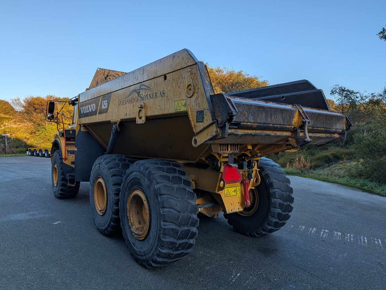 Volvo A25G på hvite skilt - Kiepwagen met knikbesturing: afbeelding 3 Volvo A25G på hvite skilt - Kiepwagen met knikbesturing: afbeelding 3