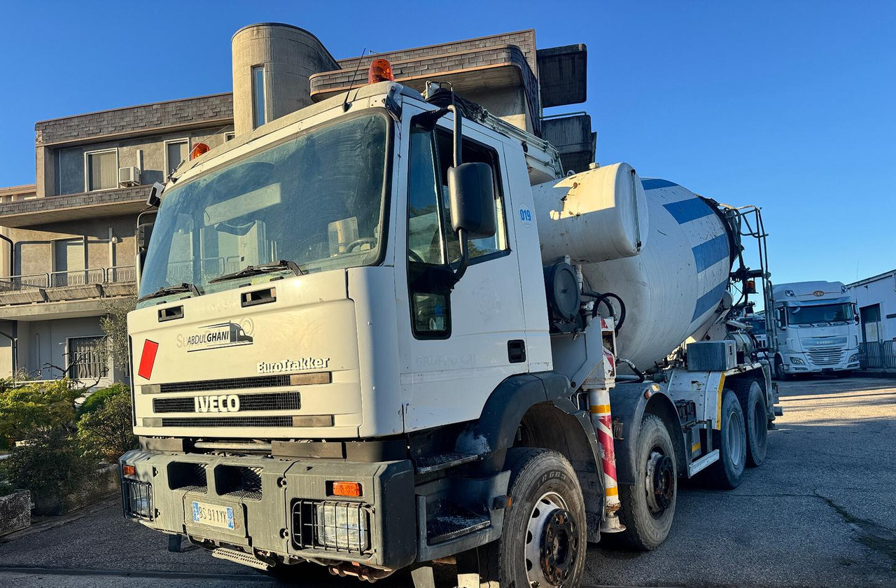 Betonpompa CIFA Iveco Trakker 410E44 - Mixerpomp: afbeelding 1 Betonpompa CIFA Iveco Trakker 410E44 - Mixerpomp: afbeelding 1