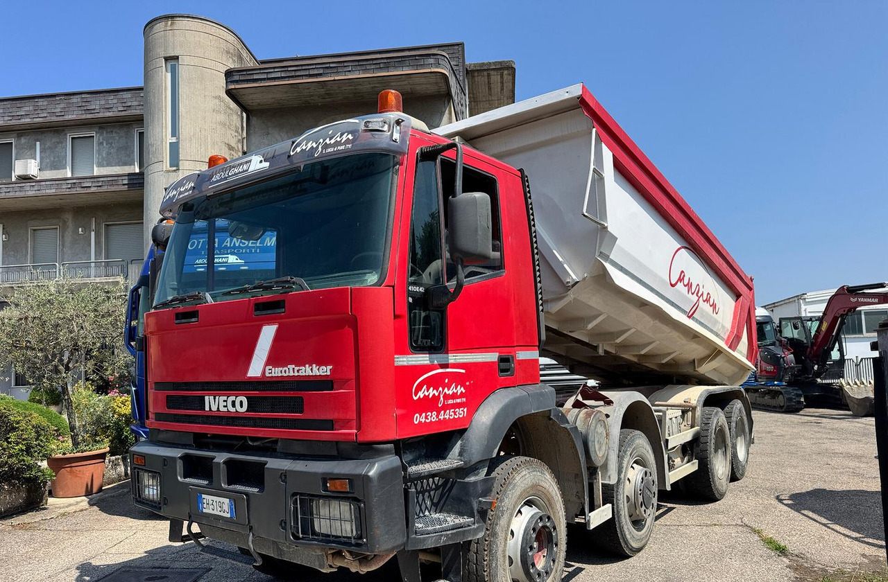 IVECO TRAKKER 420 - 8X4 - Kipper vrachtwagen: afbeelding 2 IVECO TRAKKER 420 - 8X4 - Kipper vrachtwagen: afbeelding 2