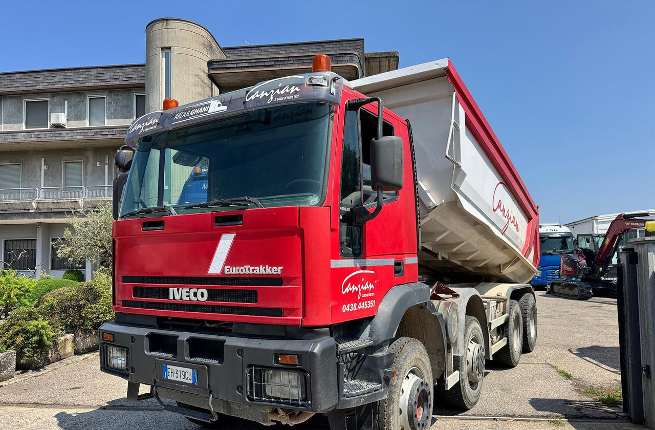 IVECO TRAKKER 420 - 8X4 - Kipper vrachtwagen: afbeelding 5 IVECO TRAKKER 420 - 8X4 - Kipper vrachtwagen: afbeelding 5