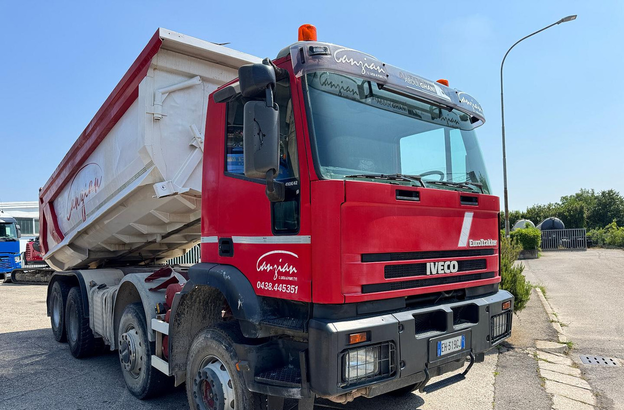 IVECO TRAKKER 420 - 8X4 - Kipper vrachtwagen: afbeelding 4 IVECO TRAKKER 420 - 8X4 - Kipper vrachtwagen: afbeelding 4