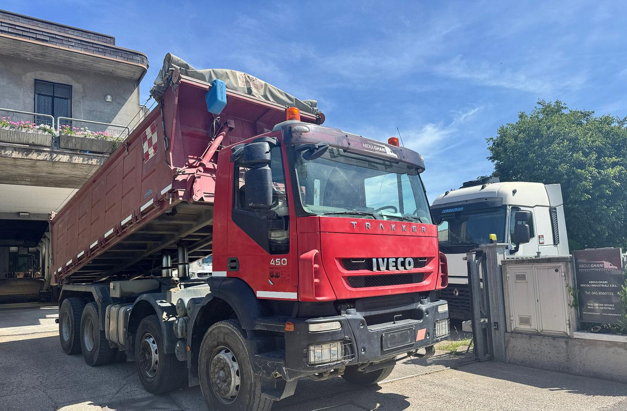 Ribaltabile Iveco Trakker 450 8X4 - Kipper vrachtwagen: afbeelding 2 Ribaltabile Iveco Trakker 450 8X4 - Kipper vrachtwagen: afbeelding 2