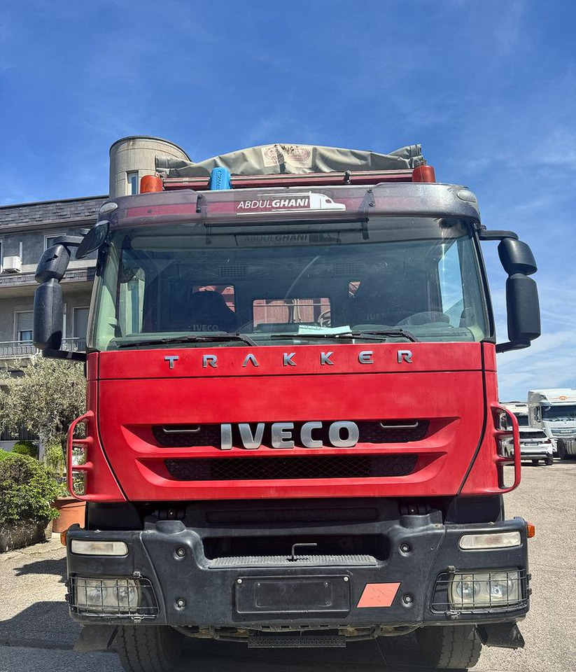 Ribaltabile Iveco Trakker 450 8X4 - Kipper vrachtwagen: afbeelding 3 Ribaltabile Iveco Trakker 450 8X4 - Kipper vrachtwagen: afbeelding 3