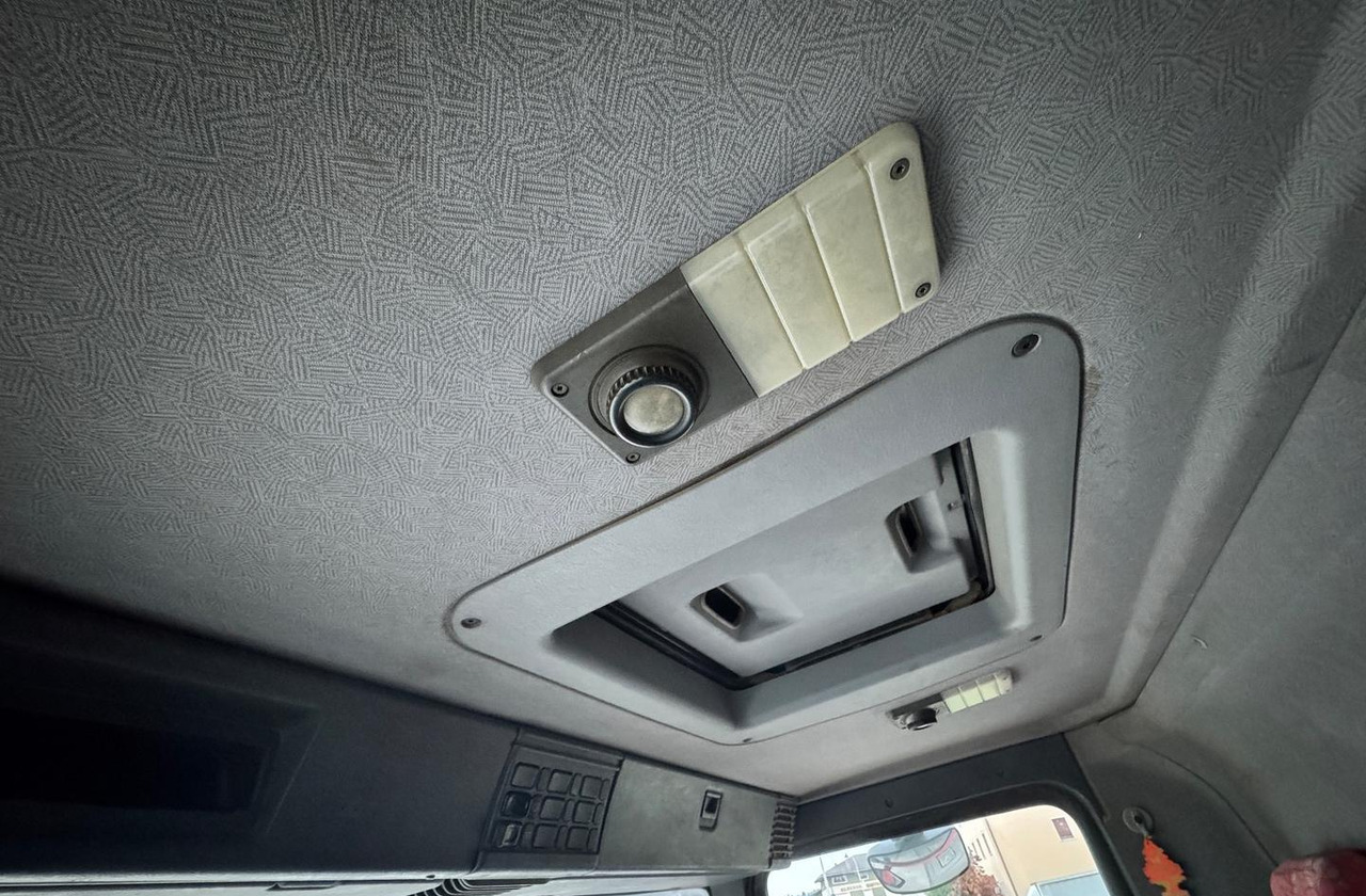 Scania R124/470 Ribaltabile 8X4 - Kipper vrachtwagen: afbeelding 5 Scania R124/470 Ribaltabile 8X4 - Kipper vrachtwagen: afbeelding 5