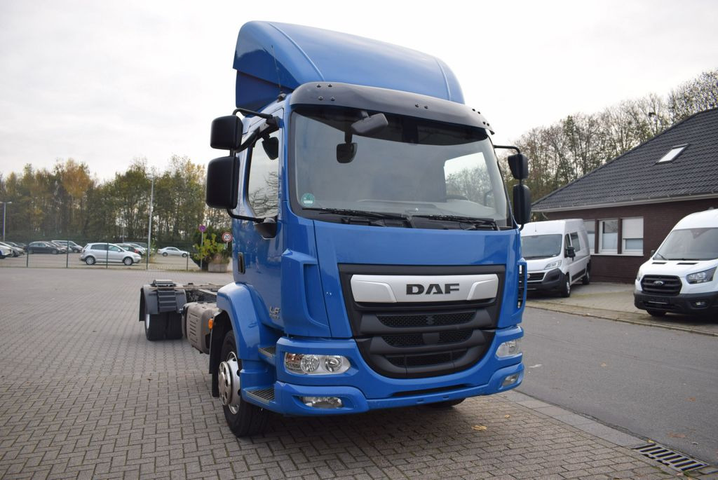 Chassis vrachtwagen DAF  LF 280 Fahrgestell Klima Navi 8-Gang ACC AHK: afbeelding 13