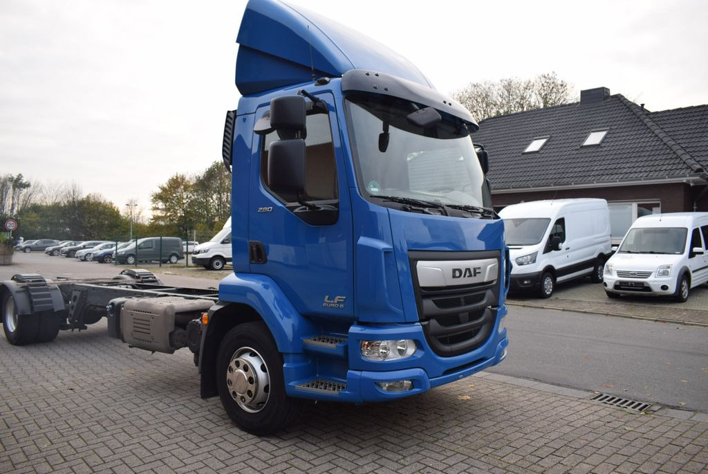 Chassis vrachtwagen DAF  LF 280 Fahrgestell Klima Navi 8-Gang ACC AHK: afbeelding 12