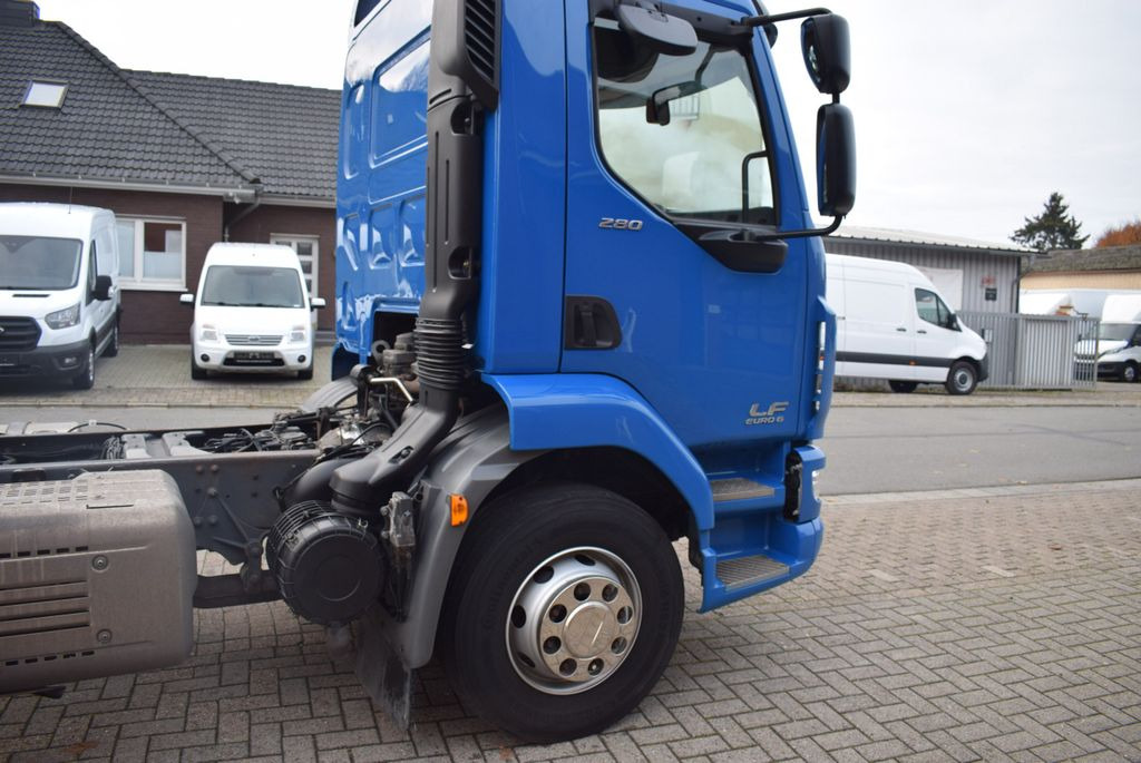 Chassis vrachtwagen DAF  LF 280 Fahrgestell Klima Navi 8-Gang ACC AHK: afbeelding 11