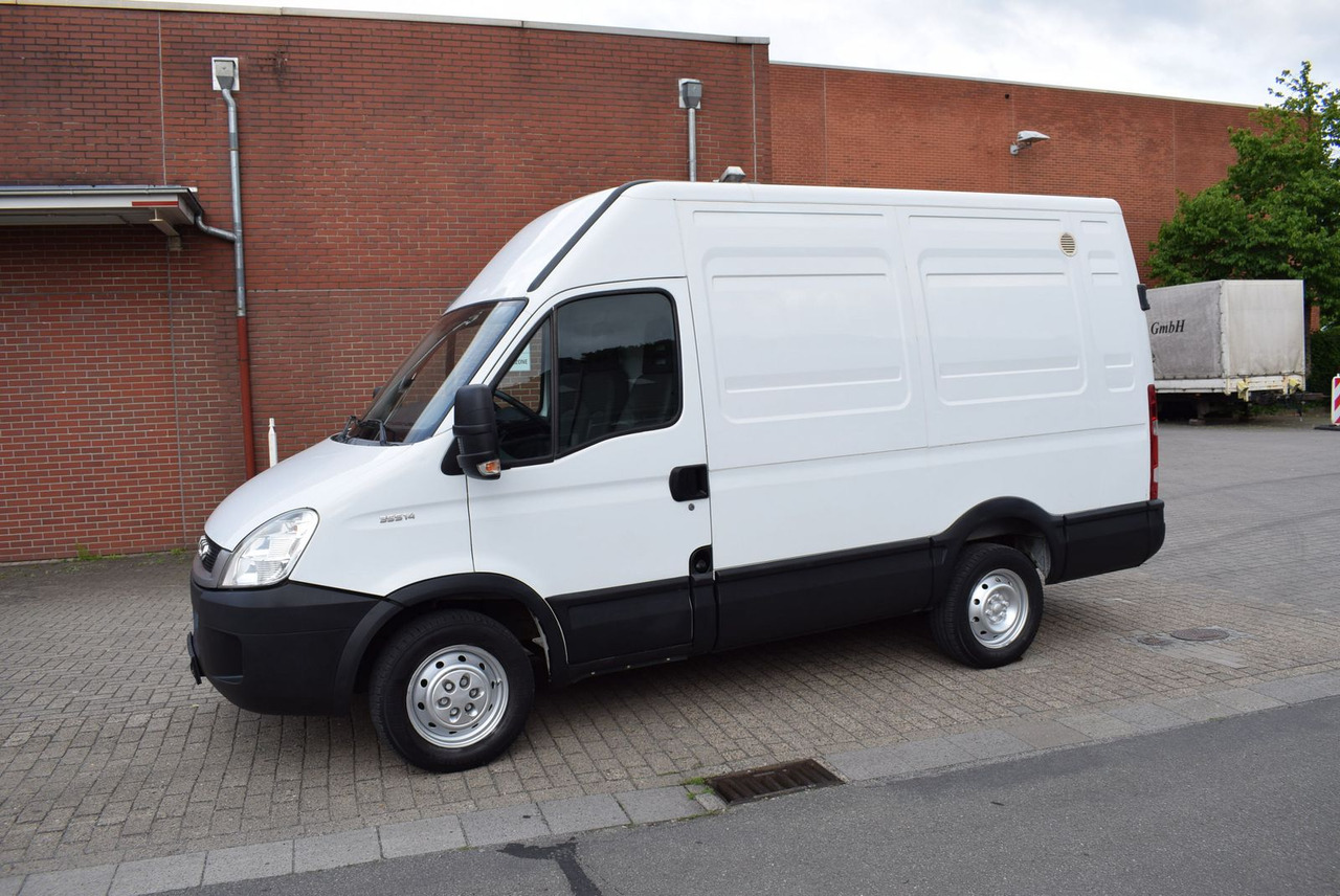 Iveco Daily 35 S 14L2H2 AHK Regale Standheizung - Gesloten bestelwagen: afbeelding 2 Iveco Daily 35 S 14L2H2 AHK Regale Standheizung - Gesloten bestelwagen: afbeelding 2