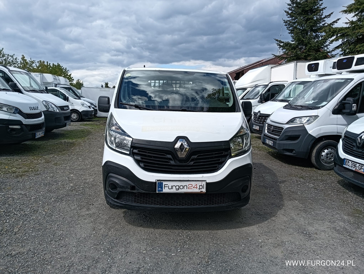 RENAULT TRAFIC SKRZYNIA PAKA Z NAJAZDAMI I PÓŁKAMI NR 689 - Bestelwagen met open laadbak: afbeelding 2 RENAULT TRAFIC SKRZYNIA PAKA Z NAJAZDAMI I PÓŁKAMI NR 689 - Bestelwagen met open laadbak: afbeelding 2