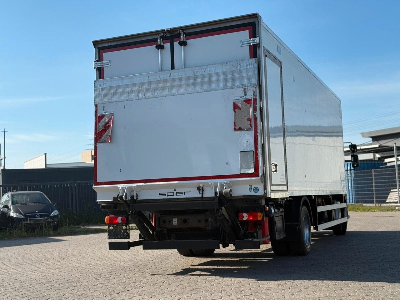 Volvo FL 42 R 240 +Thermoking T-880R+Kamera - Koelwagen vrachtwagen: afbeelding 3 Volvo FL 42 R 240 +Thermoking T-880R+Kamera - Koelwagen vrachtwagen: afbeelding 3