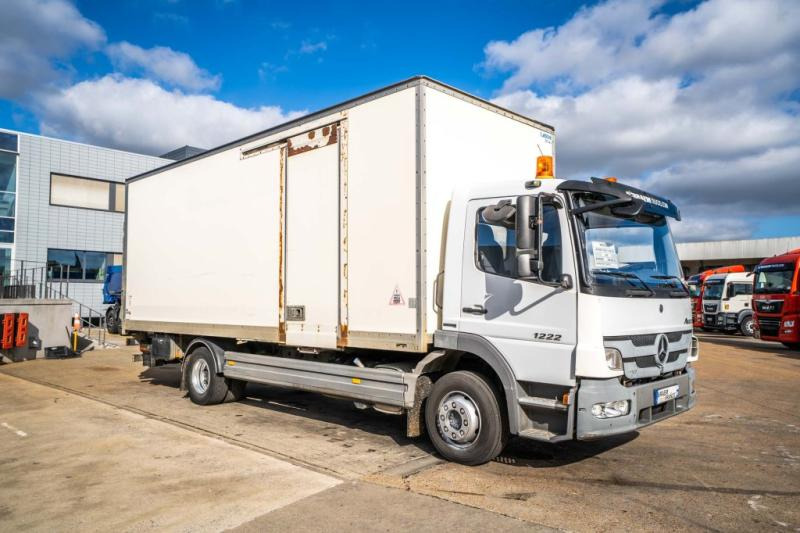 Mercedes ATEGO 1222 + D'HOLLANDIA 1.5T - Bakwagen: afbeelding 2 Mercedes ATEGO 1222 + D'HOLLANDIA 1.5T - Bakwagen: afbeelding 2