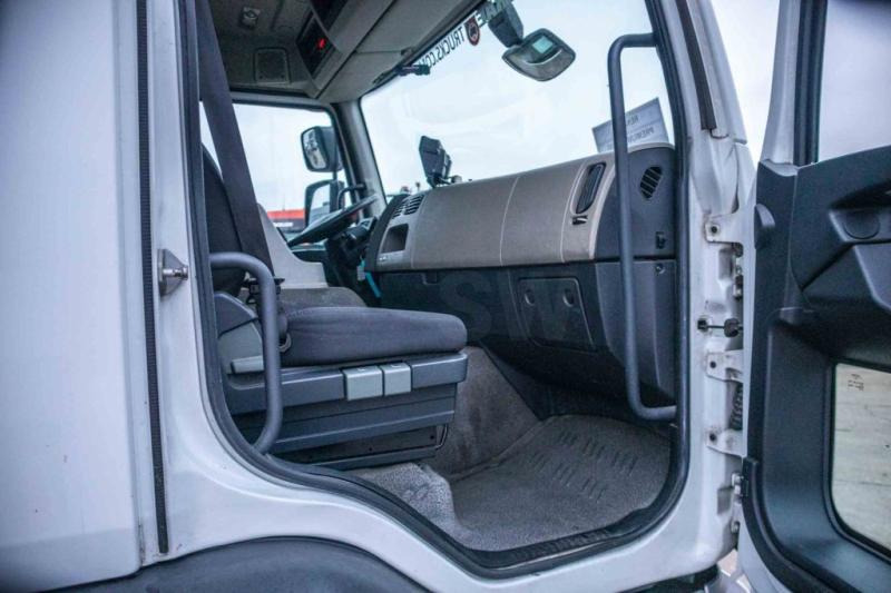 Interieur foto 3: Bakwagen Renault PREMIUM 380 DXI-6x2