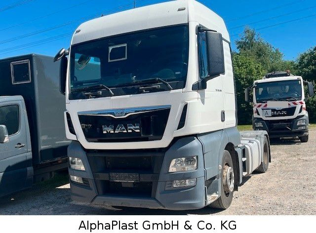 MAN 18.400 / 4x2 Hydraulik Orginal KM TipTop 18.400 / 4x2 Hydraulik Orginal KM TipTop - Trekker: afbeelding 1 MAN 18.400 / 4x2 Hydraulik Orginal KM TipTop 18.400 / 4x2 Hydraulik Orginal KM TipTop - Trekker: afbeelding 1