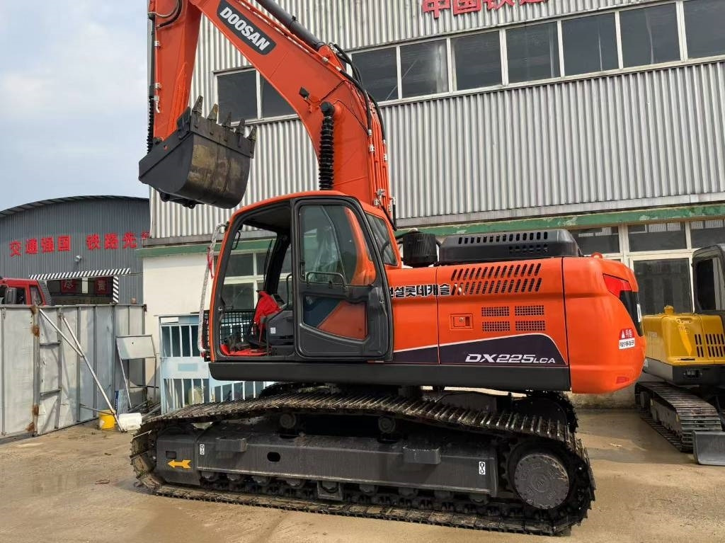 Doosan DX 225 LCA - Rupsgraafmachine: afbeelding 1 Doosan DX 225 LCA - Rupsgraafmachine: afbeelding 1