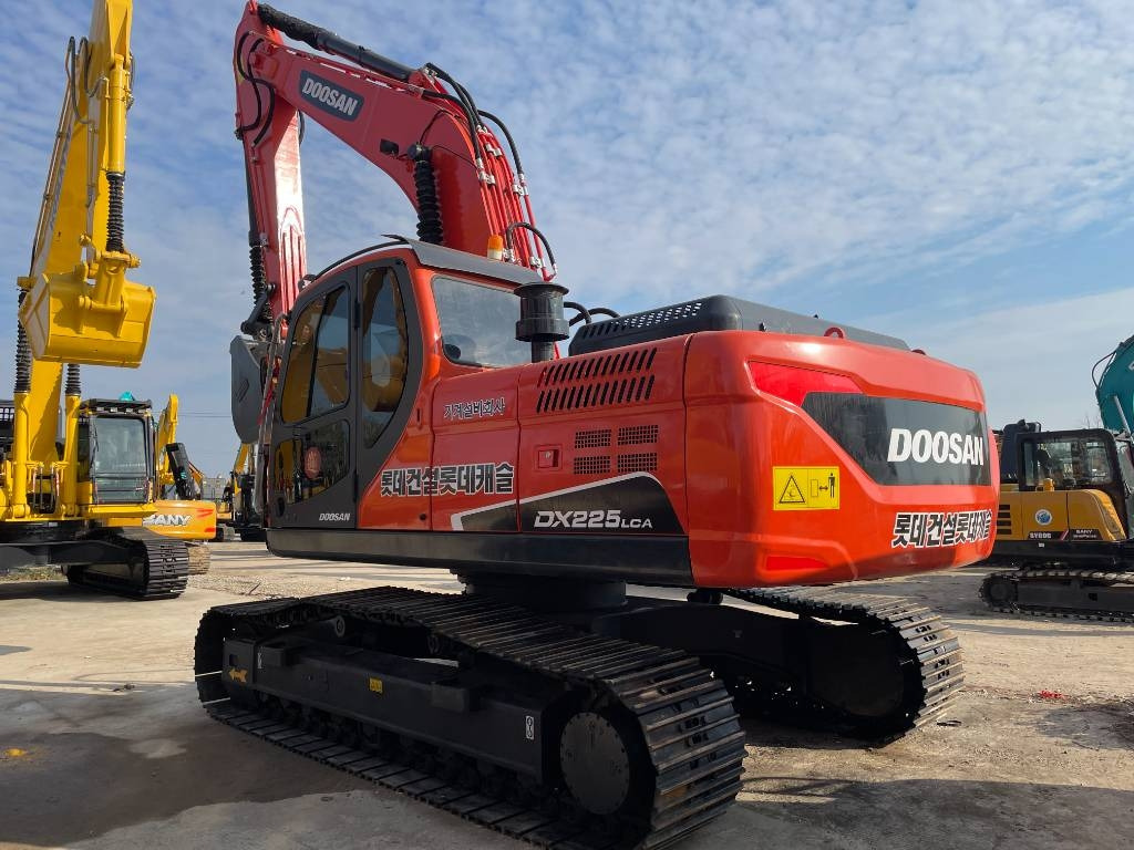 Doosan DX225LCA - Rupsgraafmachine: afbeelding 1 Doosan DX225LCA - Rupsgraafmachine: afbeelding 1