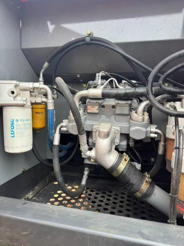 Hitachi ZX 200  - Rupsgraafmachine: afbeelding 4 Hitachi ZX 200  - Rupsgraafmachine: afbeelding 4