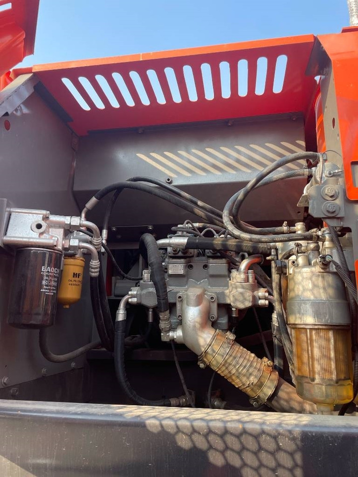 Hitachi ZX 210 - Rupsgraafmachine: afbeelding 4 Hitachi ZX 210 - Rupsgraafmachine: afbeelding 4