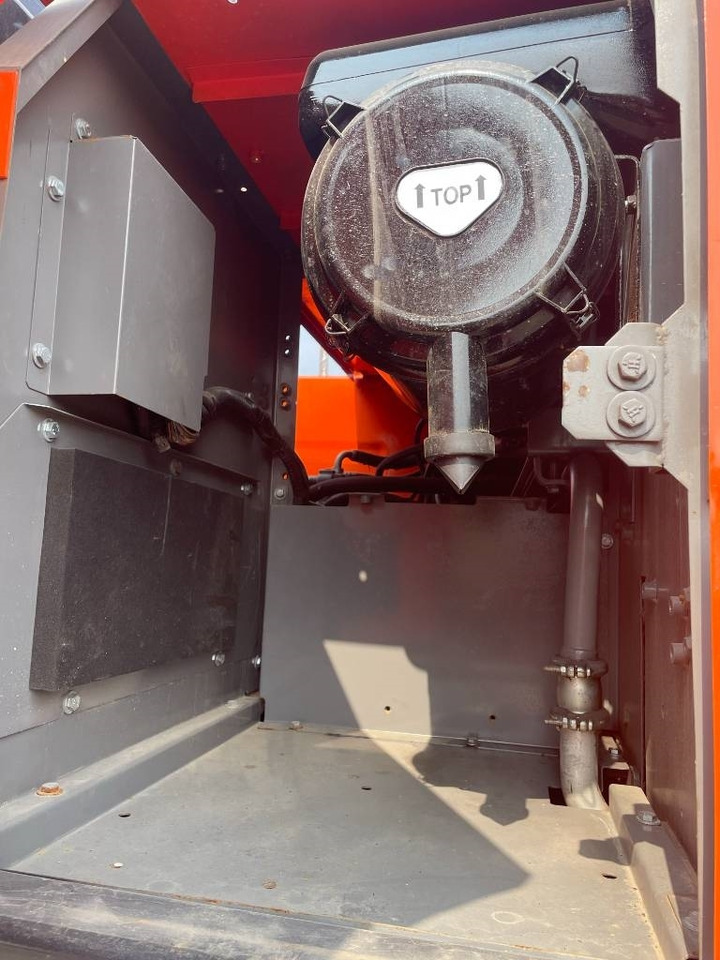 Hitachi ZX 240  - Rupsgraafmachine: afbeelding 4 Hitachi ZX 240  - Rupsgraafmachine: afbeelding 4