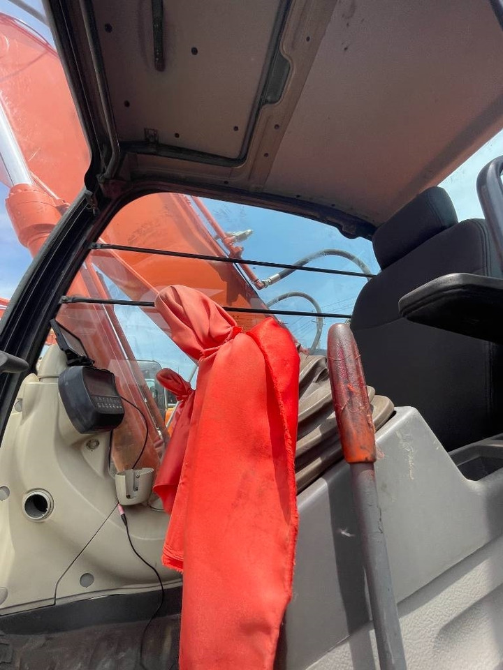 Hitachi ZX 240 - Rupsgraafmachine: afbeelding 2 Hitachi ZX 240 - Rupsgraafmachine: afbeelding 2