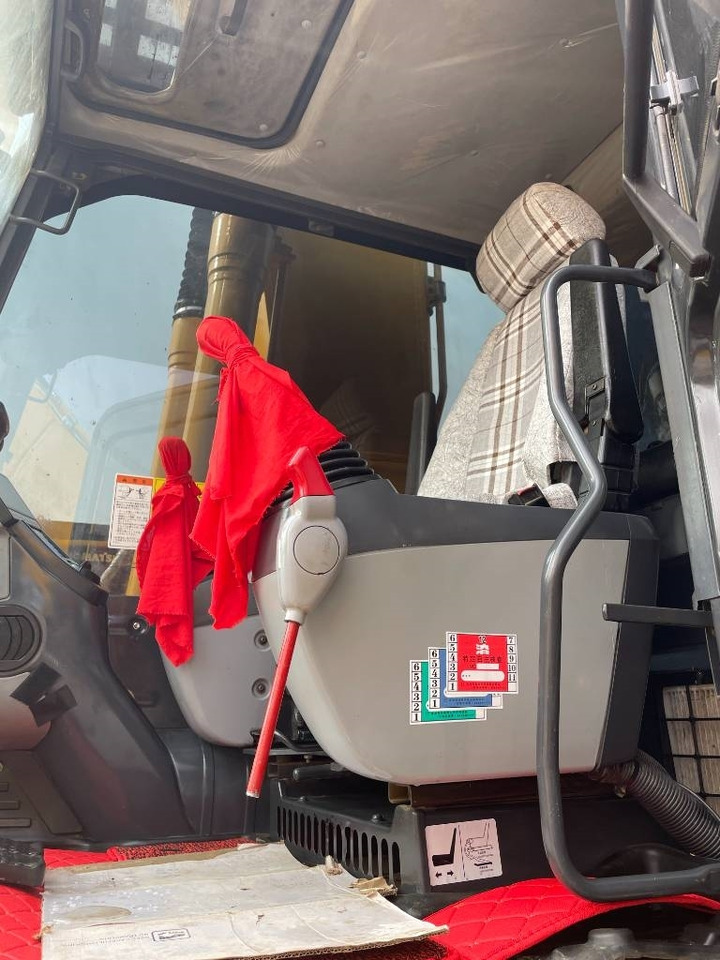 Komatsu PC 200  - Rupsgraafmachine: afbeelding 3 Komatsu PC 200  - Rupsgraafmachine: afbeelding 3