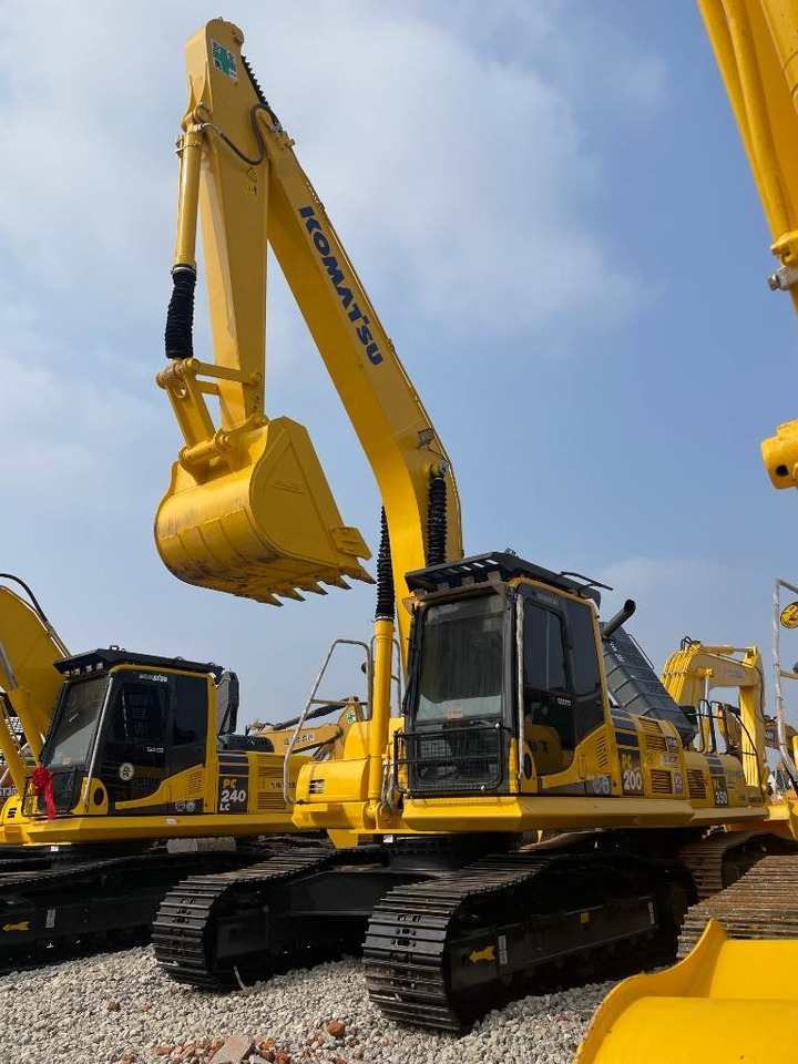 Komatsu PC 200  - Rupsgraafmachine: afbeelding 2 Komatsu PC 200  - Rupsgraafmachine: afbeelding 2