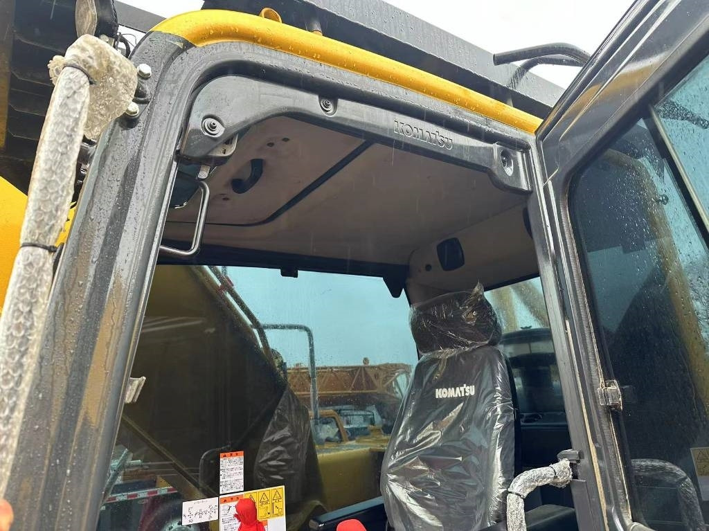 Komatsu PC 200 - Rupsgraafmachine: afbeelding 3 Komatsu PC 200 - Rupsgraafmachine: afbeelding 3