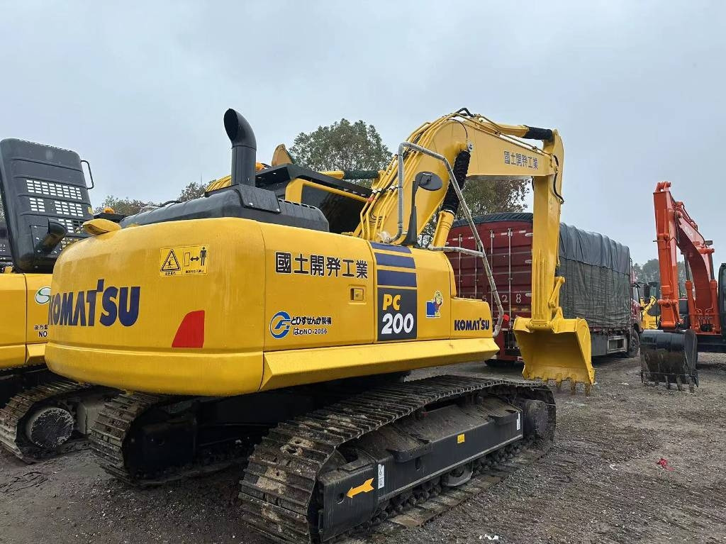 Komatsu PC 200 - Rupsgraafmachine: afbeelding 1 Komatsu PC 200 - Rupsgraafmachine: afbeelding 1