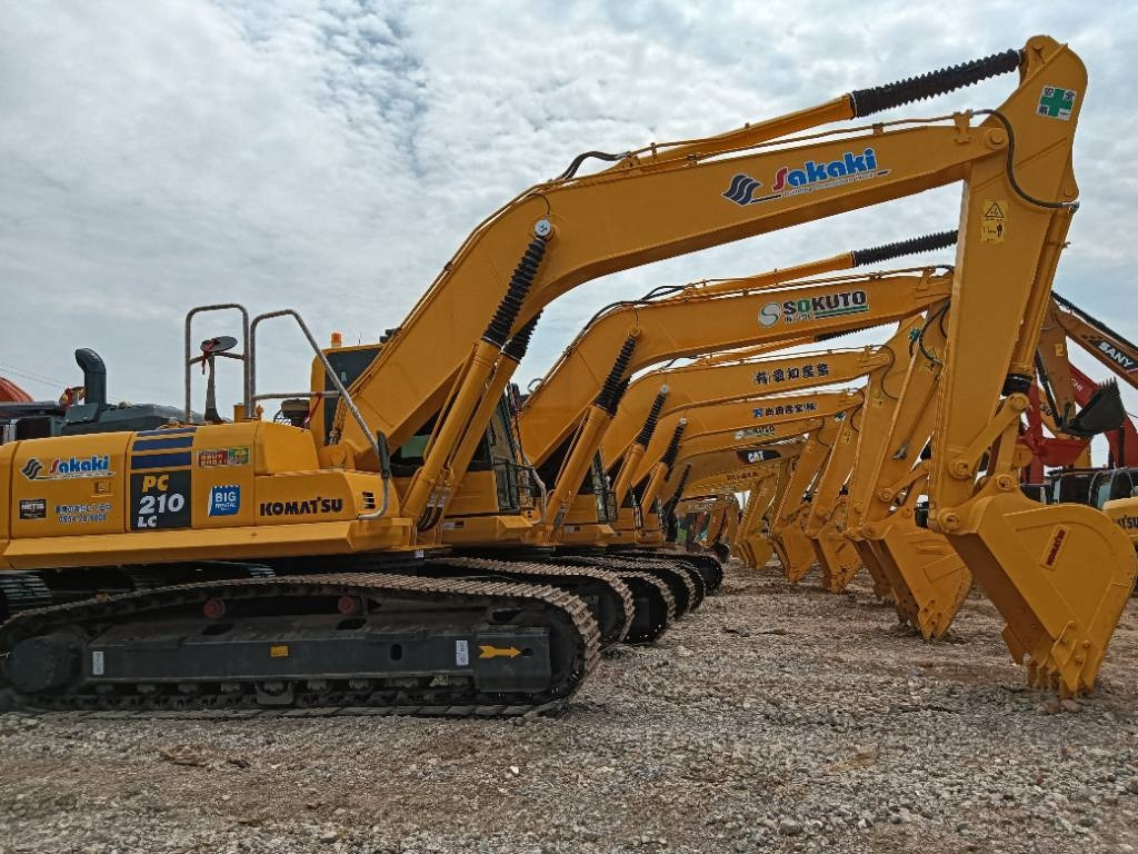 Komatsu PC 210 - Rupsgraafmachine: afbeelding 1 Komatsu PC 210 - Rupsgraafmachine: afbeelding 1