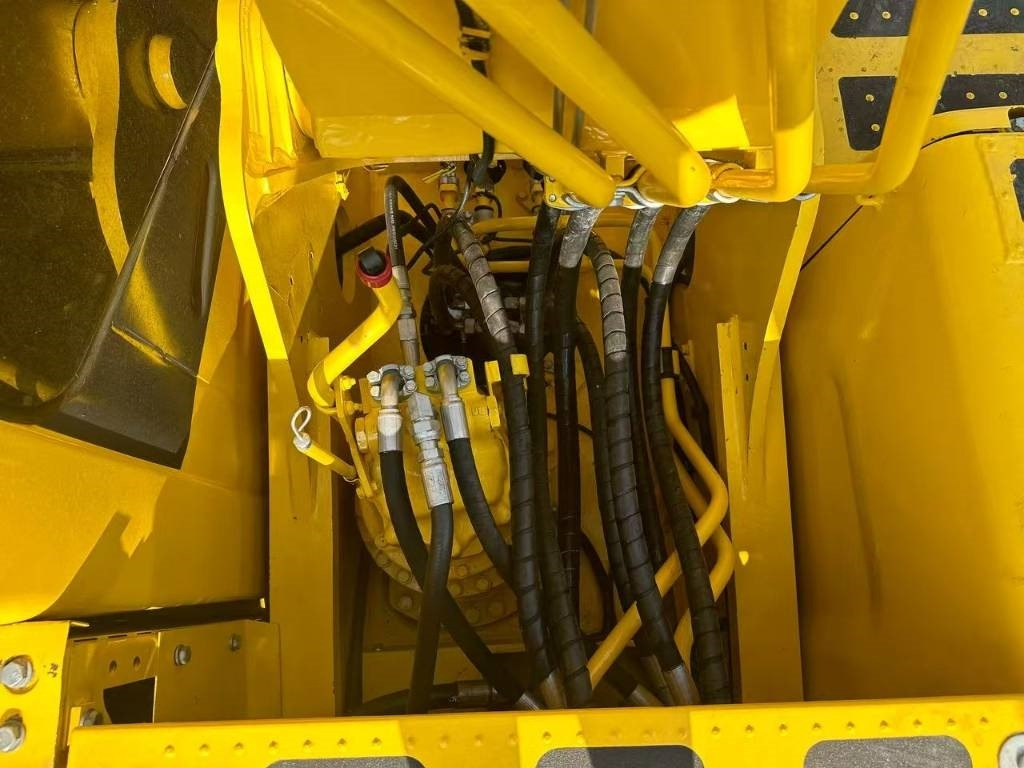 Komatsu PC 240 - Rupsgraafmachine: afbeelding 3 Komatsu PC 240 - Rupsgraafmachine: afbeelding 3