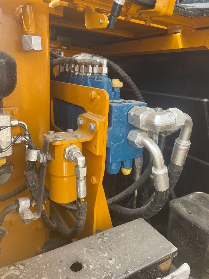 Komatsu PC 240 LC - Rupsgraafmachine: afbeelding 2 Komatsu PC 240 LC - Rupsgraafmachine: afbeelding 2