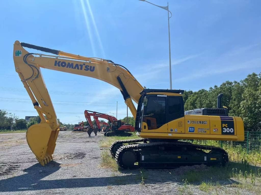 Komatsu PC 300 - Rupsgraafmachine: afbeelding 5 Komatsu PC 300 - Rupsgraafmachine: afbeelding 5