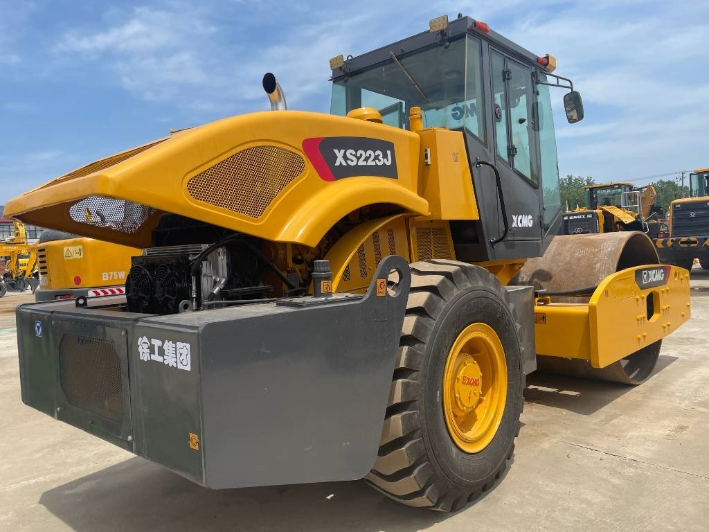 XCMG XS 223 J - Schapenpootwals/ Grondverdichter: afbeelding 4 XCMG XS 223 J - Schapenpootwals/ Grondverdichter: afbeelding 4