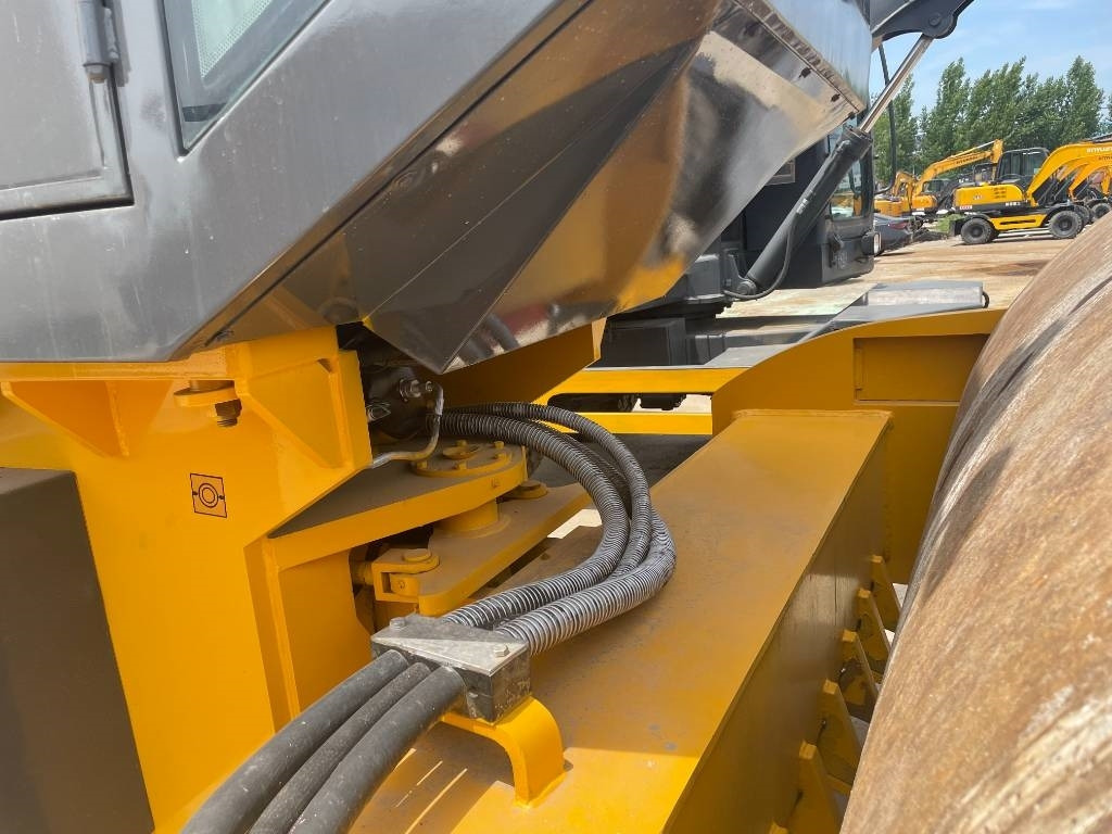 XCMG XS 223 J - Schapenpootwals/ Grondverdichter: afbeelding 3 XCMG XS 223 J - Schapenpootwals/ Grondverdichter: afbeelding 3