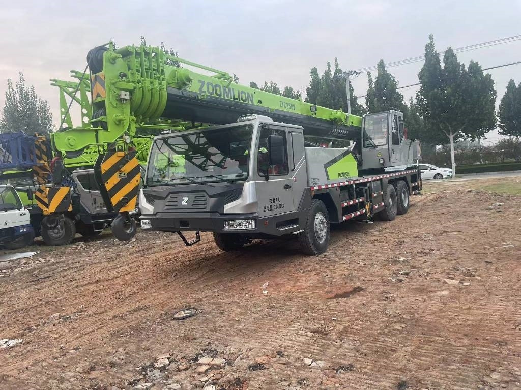 Zoomlion ZTC 500 V - Alle terrein kraan: afbeelding 3 Zoomlion ZTC 500 V - Alle terrein kraan: afbeelding 3