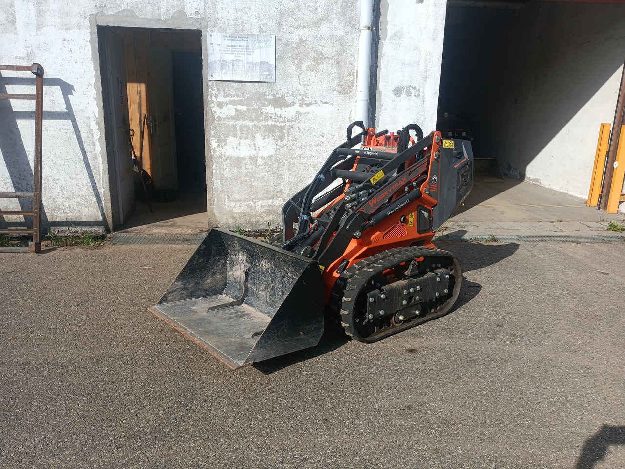 Cast Loaders Worky Trax WX22 - Compacte rupslader: afbeelding 1 Cast Loaders Worky Trax WX22 - Compacte rupslader: afbeelding 1