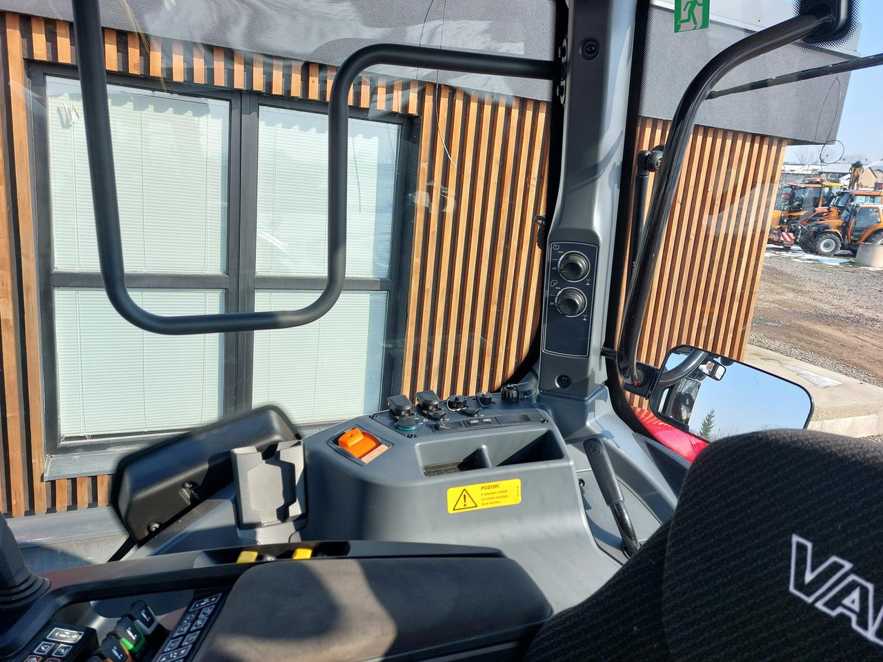 Tractor Valtra T, 74 LFTN D5, 235 D: afbeelding 6