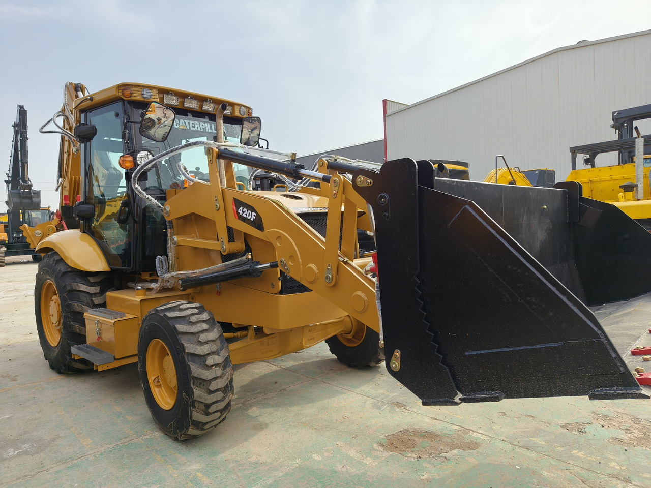 CATERPILLAR 420F Backhoe Loader - Graaflaadmachine: afbeelding 1 CATERPILLAR 420F Backhoe Loader - Graaflaadmachine: afbeelding 1