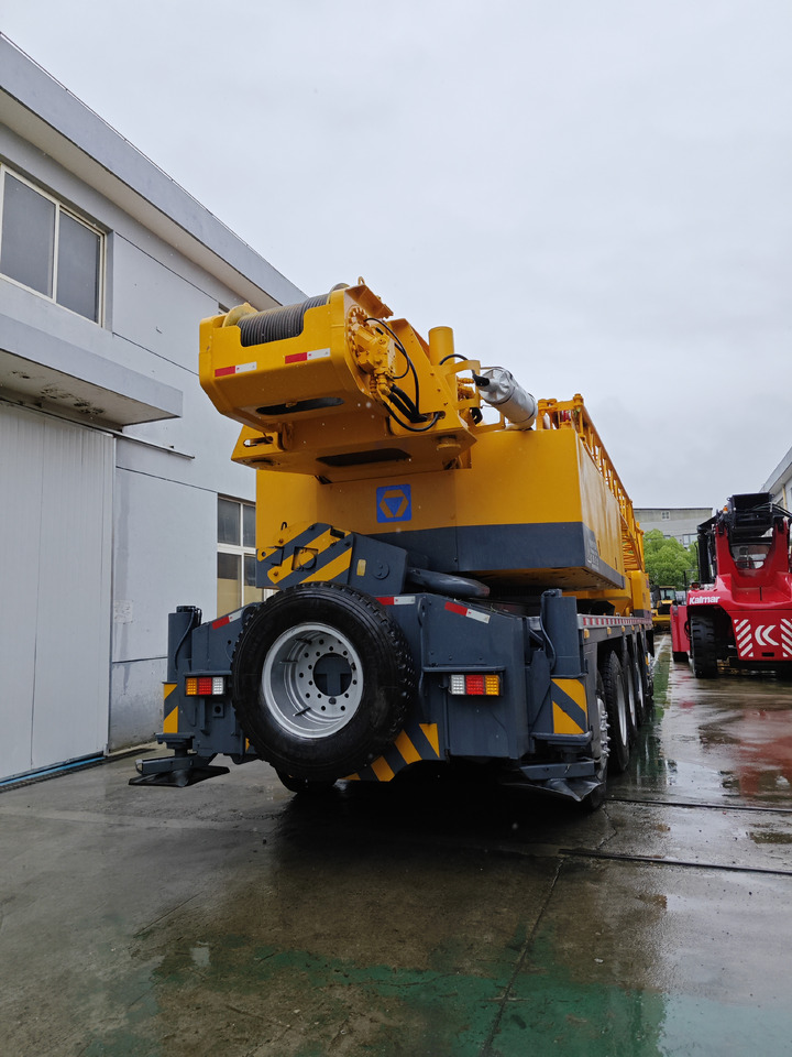 XCMG QY100K Used 100ton xcmg truck crane - Alle terrein kraan: afbeelding 3 XCMG QY100K Used 100ton xcmg truck crane - Alle terrein kraan: afbeelding 3