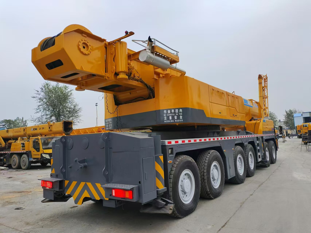 XCMG XCA260 260TON TRUCK CRANE - Mobiele kraan: afbeelding 2 XCMG XCA260 260TON TRUCK CRANE - Mobiele kraan: afbeelding 2