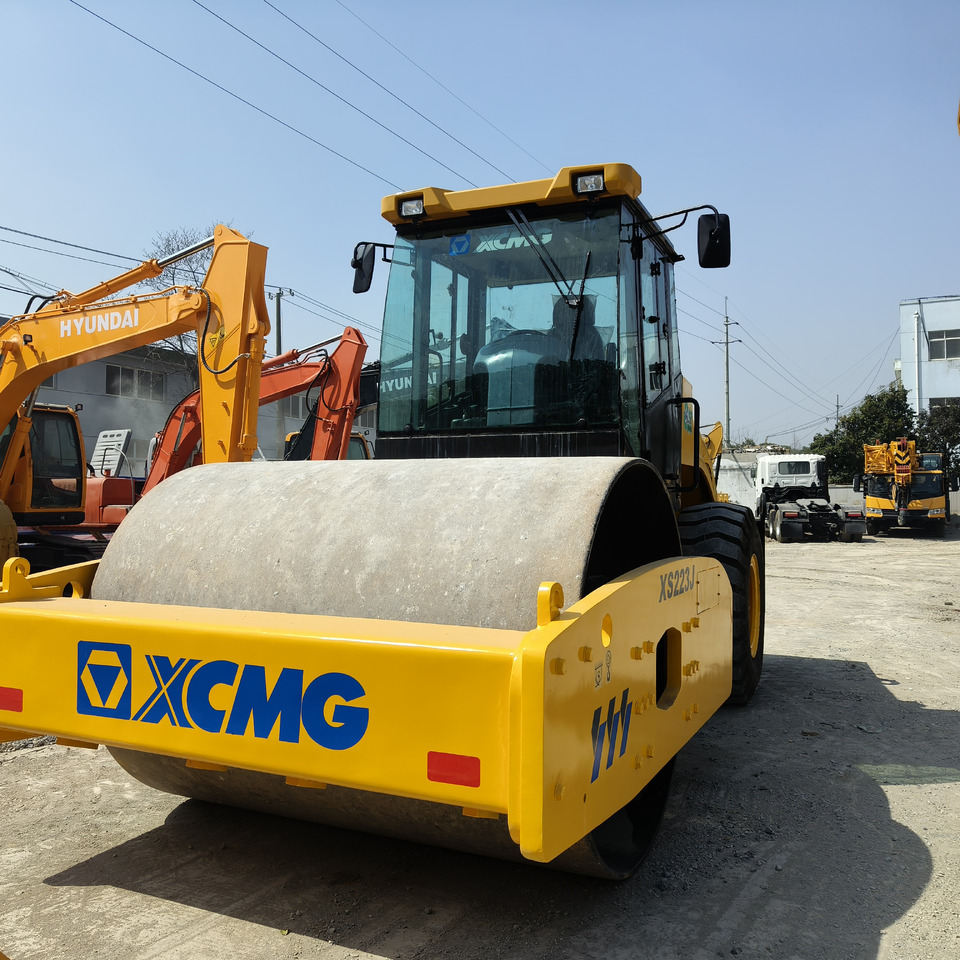 XCMG XS223J USED ROAD ROLLER - Schapenpootwals/ Grondverdichter: afbeelding 4 XCMG XS223J USED ROAD ROLLER - Schapenpootwals/ Grondverdichter: afbeelding 4