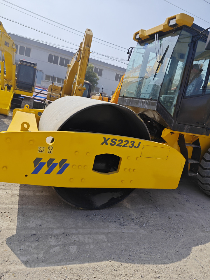 XCMG XS223J used xcmg road roller - Schapenpootwals/ Grondverdichter: afbeelding 4 XCMG XS223J used xcmg road roller - Schapenpootwals/ Grondverdichter: afbeelding 4