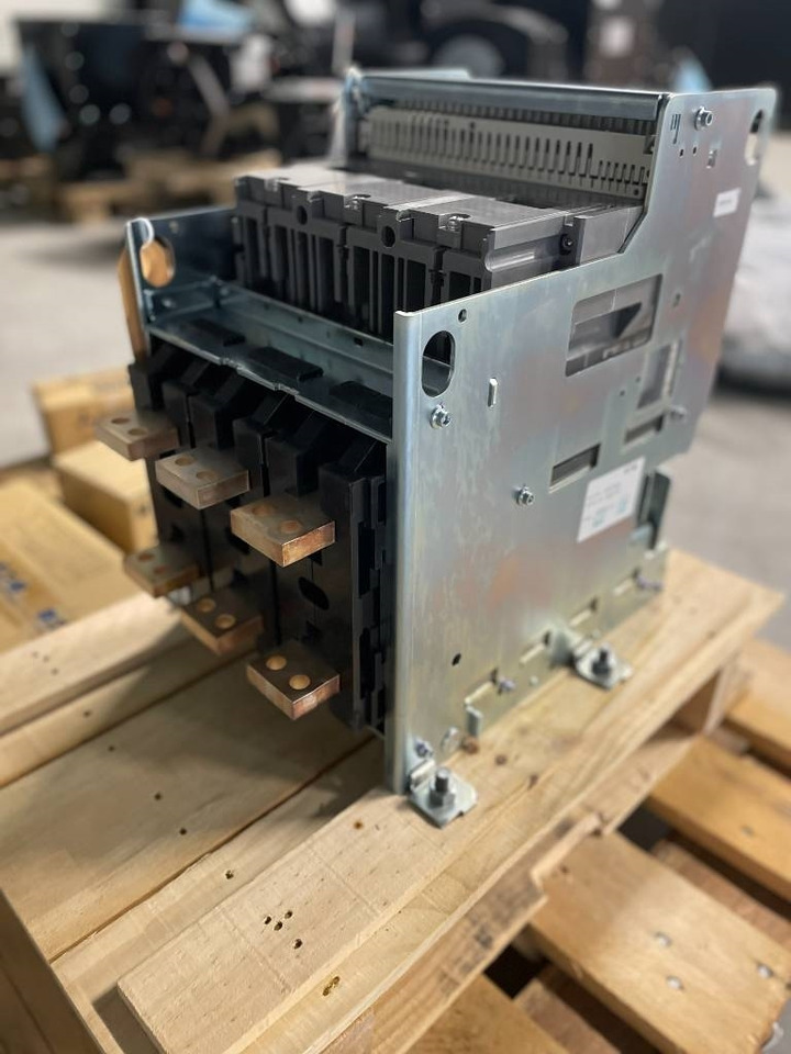 Mitsubishi Circuit breaker 1000A - AE1000-SW 3P - DPX-12648 - Bouwmachine: afbeelding 3 Mitsubishi Circuit breaker 1000A - AE1000-SW 3P - DPX-12648 - Bouwmachine: afbeelding 3