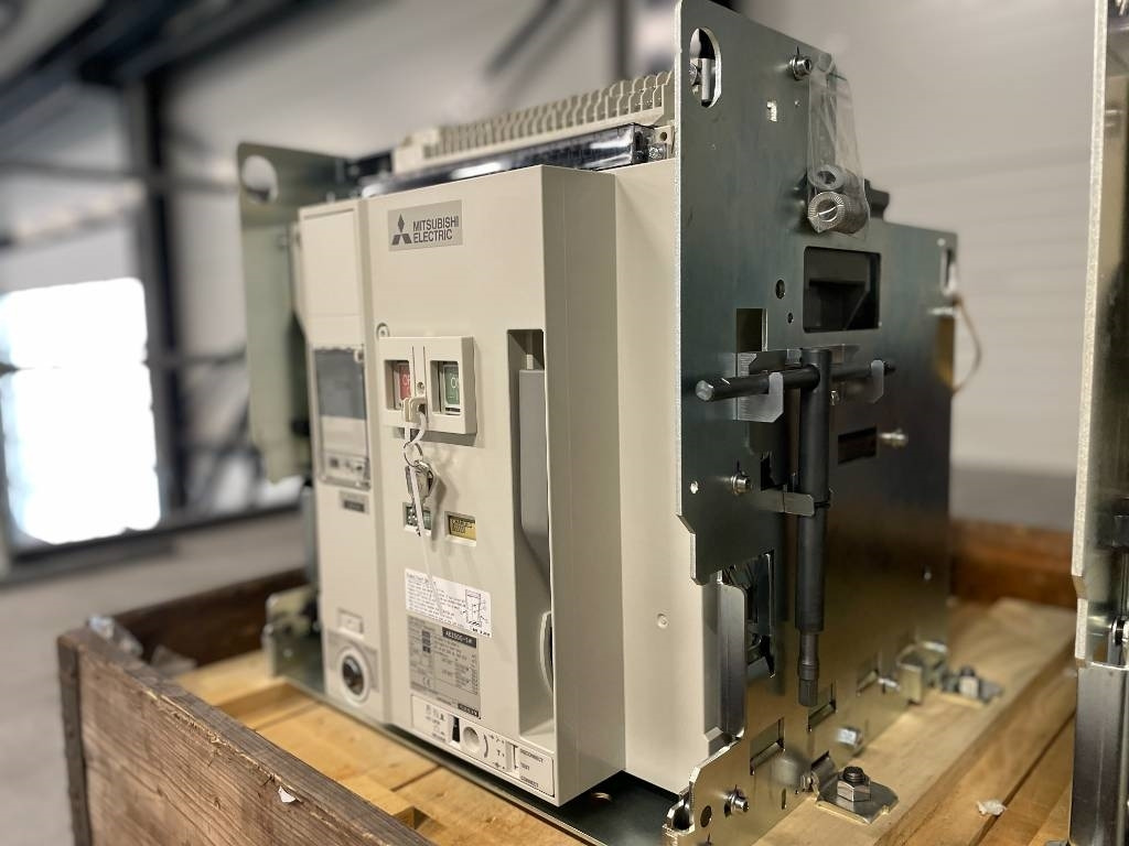 Mitsubishi Circuit breaker 2500A - AE2500-SW 3P - DPX-12648 - Bouwmachine: afbeelding 5 Mitsubishi Circuit breaker 2500A - AE2500-SW 3P - DPX-12648 - Bouwmachine: afbeelding 5