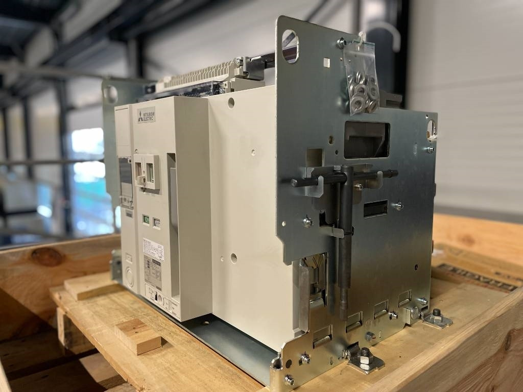 Mitsubishi Circuit breaker 3200A - AE3200-SW 4P - DPX-12648 - Bouwmachine: afbeelding 5 Mitsubishi Circuit breaker 3200A - AE3200-SW 4P - DPX-12648 - Bouwmachine: afbeelding 5