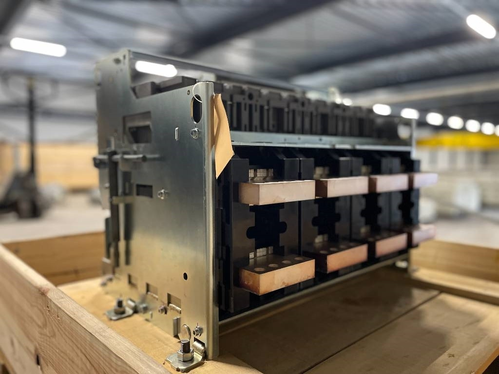 Mitsubishi Circuit breaker 4000A - AE4000-SWA 4P - DPX-12648 - Bouwmachine: afbeelding 4 Mitsubishi Circuit breaker 4000A - AE4000-SWA 4P - DPX-12648 - Bouwmachine: afbeelding 4
