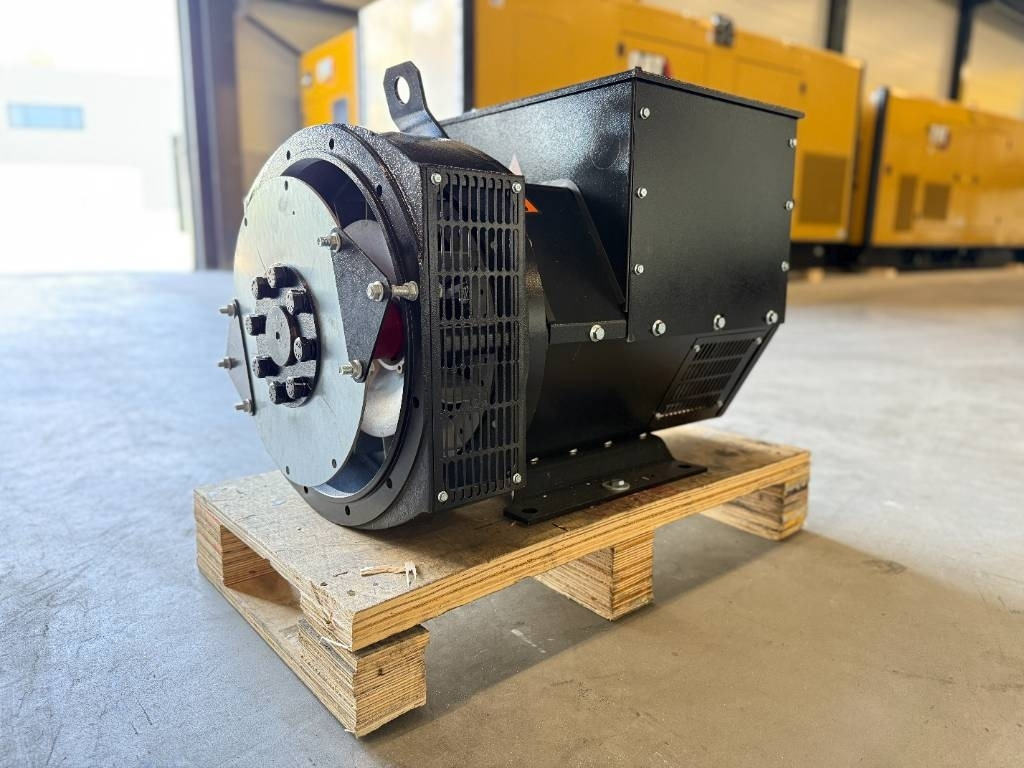 DPX CJ224E - 60 kVA Alternator - DPX-33904 - Industrie generator: afbeelding 4 DPX CJ224E - 60 kVA Alternator - DPX-33904 - Industrie generator: afbeelding 4