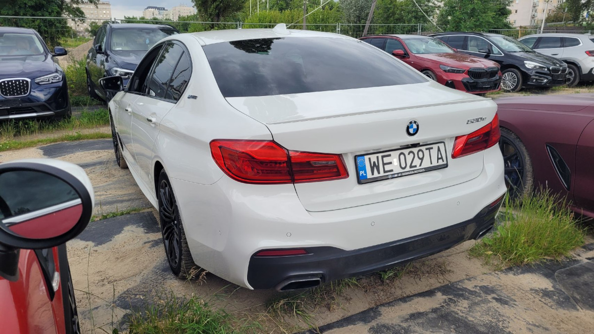 BMW 530e iPerformance M Sport SEDAN - Sedan: afbeelding 4 BMW 530e iPerformance M Sport SEDAN - Sedan: afbeelding 4