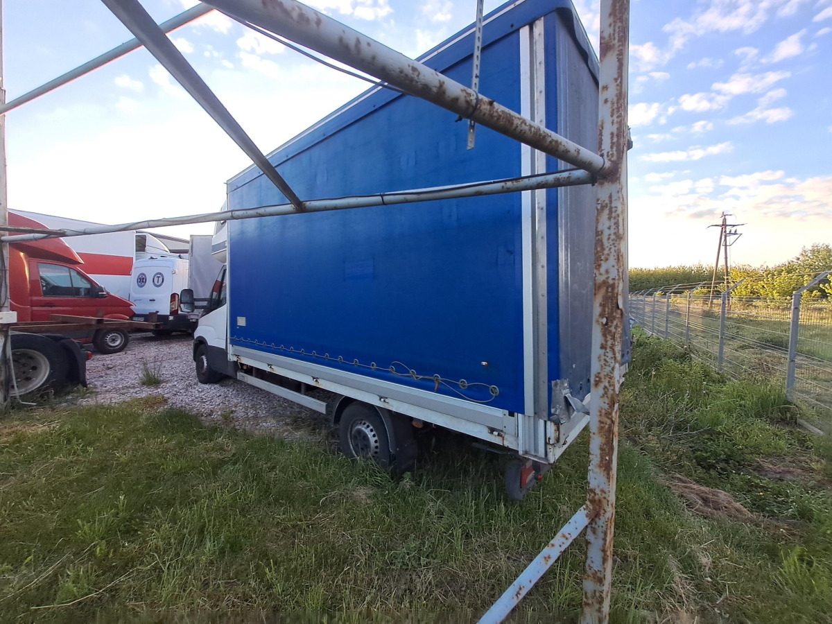 IVECO 35S18 PLANDEKA - Huifzeil bedrijfswagen: afbeelding 5 IVECO 35S18 PLANDEKA - Huifzeil bedrijfswagen: afbeelding 5